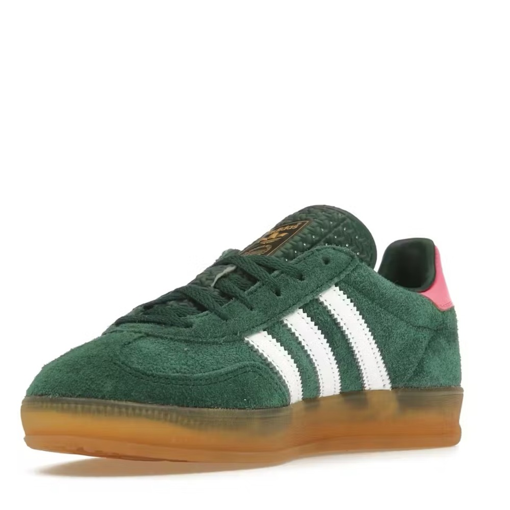 Adidas gazelle brand new never worn size 6 in women’s